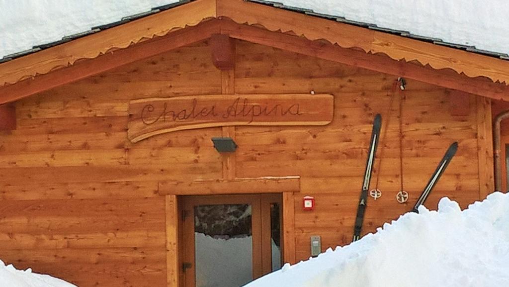 Chalet Alpina Hotel & Apartments La Thuile Exterior photo